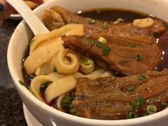 红烧牛肉台湾刀削面-中国厨房/台湾牛肉面
