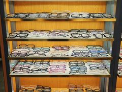 -优医视平价眼镜蔡司依视路折扣工厂店(十里堡店)