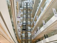 -LuOne凯德晶萃广场(徐家汇路店)