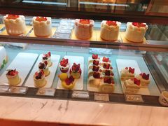 -花花卷卷·鲜食蛋糕(静安久光百货店)