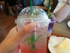 -Chom Cafe and Restaurant