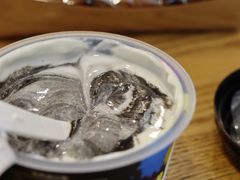 黑芝麻墨鱼汁酸奶-一鸣真鲜奶吧(益乐路店)