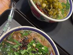 -云阿蛮云南生烫牛肉米线(奉贤路店)