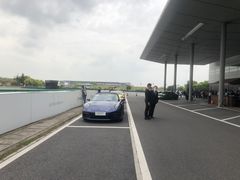 -上海保时捷体验中心