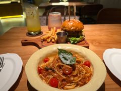 -三勾JJJ Burger&Coffee(梅溪湖店)
