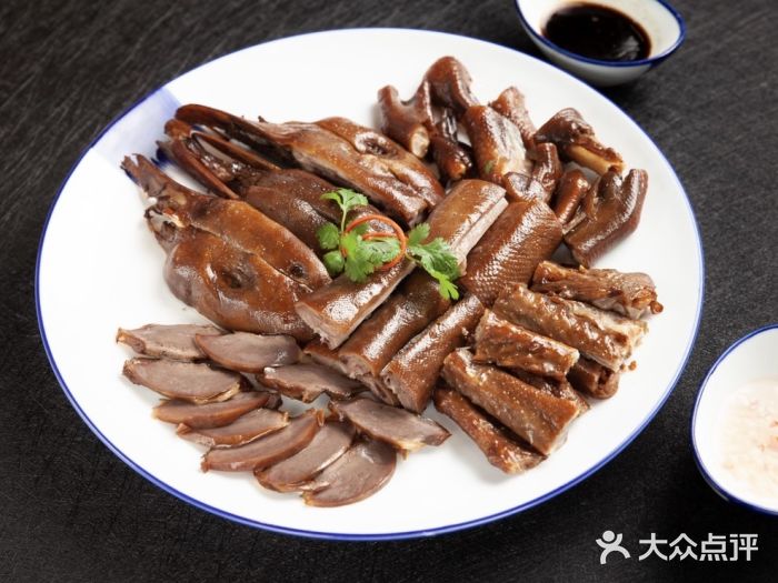 肉神潮汕卤鹅卤鹅图片
