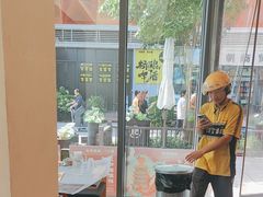 -肥肥虾庄·金牌油焖大虾(东湖欢乐谷店)