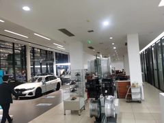 -上海宝信宝马4S店