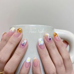 -花岐款式专研健康美甲沙龙