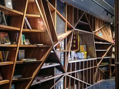 -钟书阁(松江泰晤士小镇店)