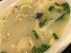 虾肉小馄饨-王家沙点心店(南京西路总店)