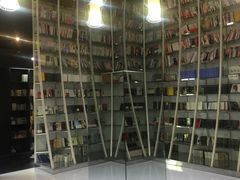 -钟书阁(松江泰晤士小镇店)