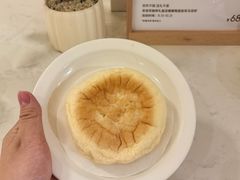 咸蛋黄沙沙小暖包-Cafe on warm(丹霞店)