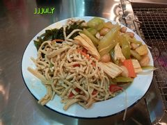 -马路牙子烧烤音乐酒馆(望京店)