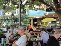 -Green Tree Rest. & Pub