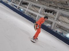 -乔波室内滑雪场