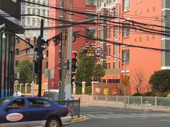 -上海市惠民中学