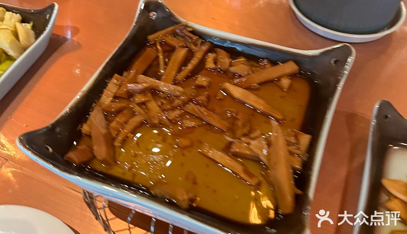 呜呜呜呜吃上了免费五星级早餐