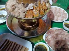 -一口猪海鲜浑锅·东北家常菜