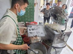 -河记肠粉店