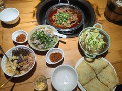 -大众跷脚牛肉馆·非遗传承单位(峨眉山店)