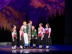 -交通银行前滩31演艺中心