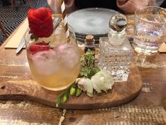 -FLOVIE FLORIST CAFE