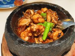 石锅杭椒牛蛙-桂满陇天书(南京德基旗舰店)