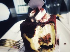 -UNI UNI(环亚凯瑟琳店)