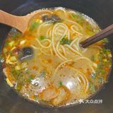 正好孩子6点上课，我们去解决晚饭。满满一大碗的牛肉汤