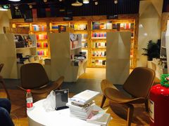 -新华里咖啡书吧(新华书店小寨店)