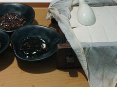 -刘姐啤酒鱼民族演艺餐厅(西街总店)