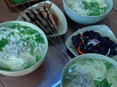 -亮亮面馆(经六路店)