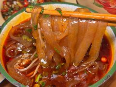 -拈签一笑黄牛肉辣卤串串