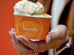 -Venchi (Chocolate & Gelato)