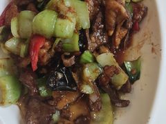 老北京爆三样-鑫巴蜀小镇 · 水煮鱼专研店(玉桥店)