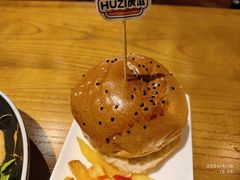 -HUZI虎滋精酿餐吧(京西大悦城店)
