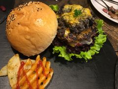 -HIGH FIVE哈福手工汉堡(桂林路店)