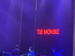 -TZ House音乐现场(来福士中心店)