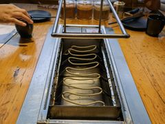 会自己转的烧烤炉-悦屋老板娘的烤肉店(紫薇田园店)