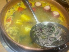 -洱火云南酸菜牛肉火锅(石景山当代商城店)