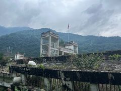 -四川汶川特大地震漩口中学遗址