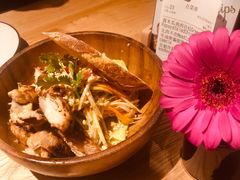 鸡肉牛油果沙拉-The Diner X餐厅(青岛万象城店)