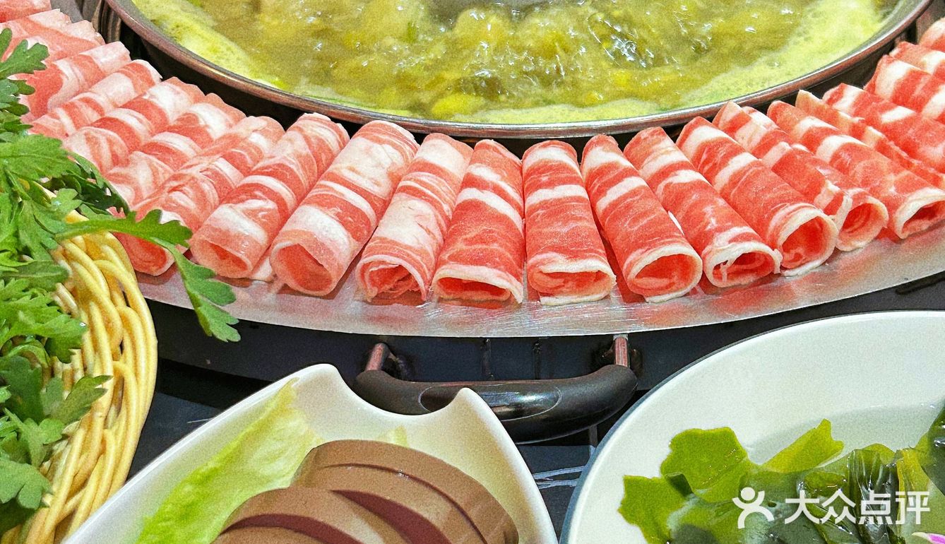 铜锅涮肉初体验🧐真不愧是老坛酸菜阿…