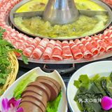 铜锅涮肉初体验🧐真不愧是老坛酸菜阿…