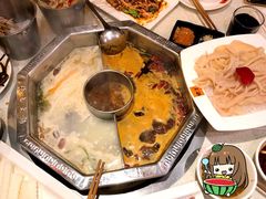 -佬土鹅肠火锅(解放路店)