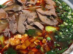 -爆炸头阿姨小四川正宗川味小吃(无任何分店)