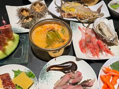 -雍容荟帝王蟹活龙虾展台自助(IFS黑金店)