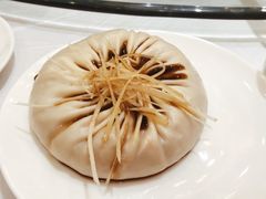 陈士荣蟹黄汤包-鸿运酒楼