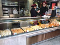 面包甜点陈列柜-詹记桃酥(宿州路店)